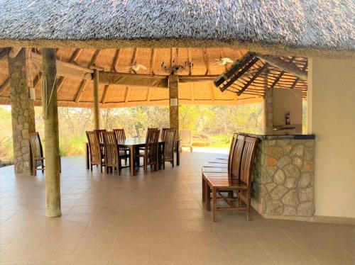 บริการและสิ่งอำนวยความสะดวก, Double Lodge in Natural African Bush - 2111 in บูลาวาโย