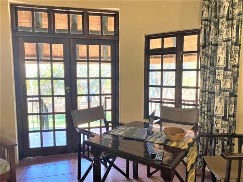 บริการและสิ่งอำนวยความสะดวก, Double Lodge in Natural African Bush - 2111 in บูลาวาโย