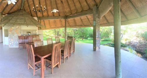 บริการและสิ่งอำนวยความสะดวก, Double Lodge in Natural African Bush - 2111 in บูลาวาโย