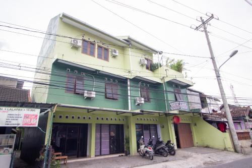 Halona Residence near Pakuwon Mall Jogja Mitra RedDoorz