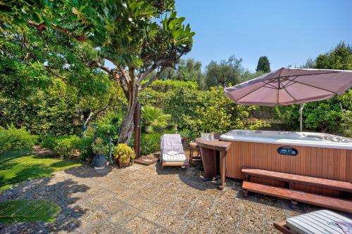 Superior One-Bedroom Apartment with Balcony