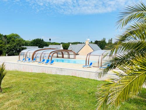 Maison résidence Odalys à Morgat en bretagne sur la presqu'île de crozon ,piscine chauffée, située à 800 m de la mer