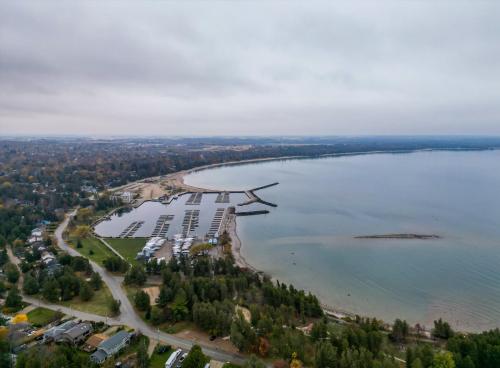 GLOBALSTAY New houses near Huron Lake