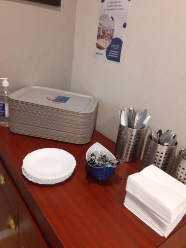 Hôtel Les Gens de Mer La Rochelle by Popinns** - image 11