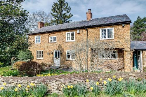 Buitenkant, Church End Cottage in Salford