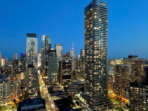 Apartment in heart of Toronto downtown