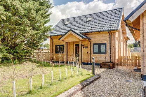 Exterior view, Buttercup Lodge in Crowmarsh Gifford