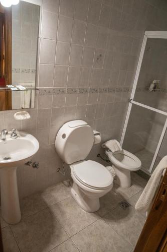 One-Bedroom Apartment image 5