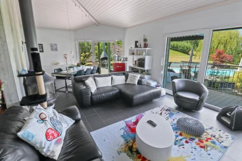  Magnifique villa avec piscine et vue sur le lac in Cudrefin