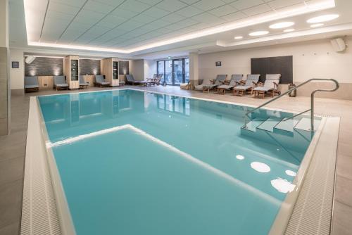 Peldbaseins, Kustenperle Strandhotel & Spa in Busuma