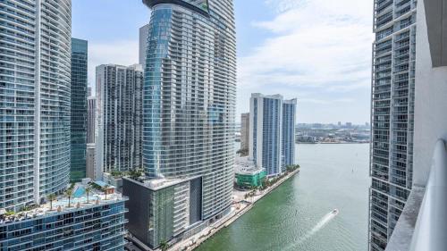 Miami city Views at Icon Brickell