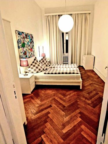 Apartment 3 large rooms with 2 separate bedbrooms close to city centre near Kudamm and KaDeWe, Berlín (foto 6)
