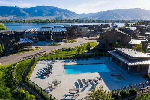 Úszómedence, Luxury Ski Home 5 min from SnowBasin, 50' from Pineview Lake in Huntsville (UT)