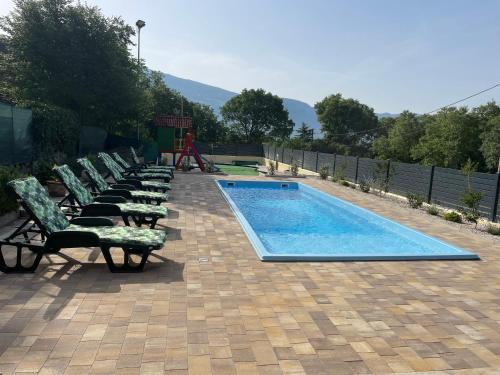 Holiday home in Šušnjevica with swimming pool - Accommodation - Šušnjevica