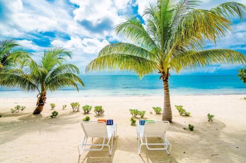 Sea Beauty by Grand Cayman Villas & Condos in Breakers