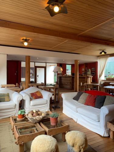 Posta de los Colonos in Villa La Angostura