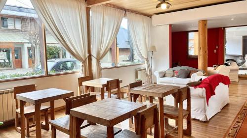 Posta de los Colonos in Villa La Angostura