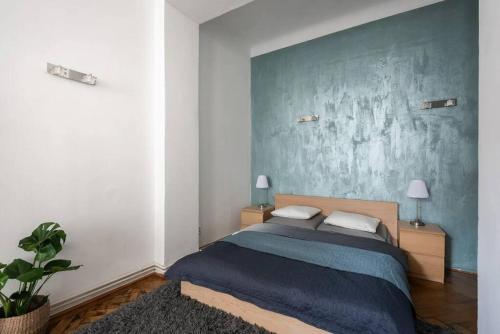 Spacious apartment with balcony at Wenceslas Sq, Прага (фото 3)