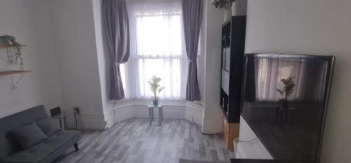 2 bed luxury flat in Lambeth