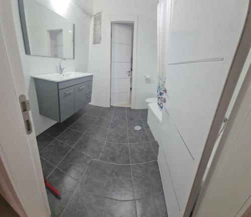 Kamar Mandi, Ashkelon apartment near the beach in Ashkelon