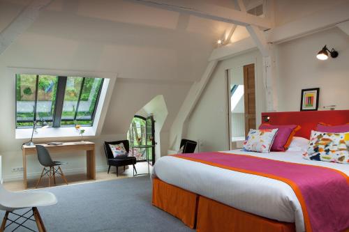 room detail thumbnail 1
