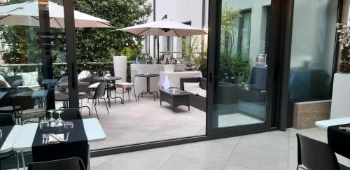 Continental Urban Art Hotel in Zola Predosa
