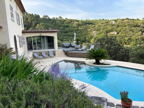 Maison familiale, avec vue imprenable - Location, gîte - Montauroux