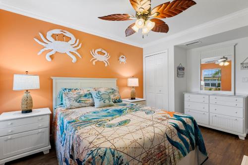 Tiki Blue Crab Cabana Beach Condo in Paradise in Clearwater Beach, USA