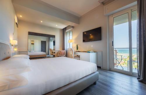 Double or twin room, sea view