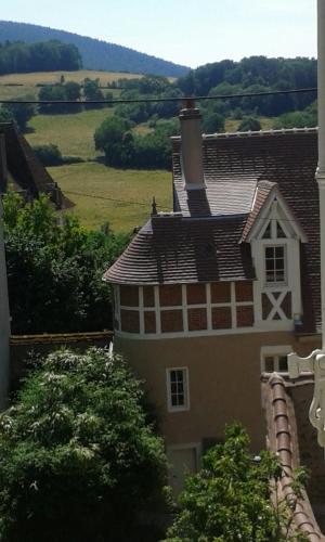 Chambre d'hôte d'une maison de chanoine - pas un hôtel, 3ème étage, 3 pièces, 90m2 (Chambre d'hote d'une maison de chanoine - pas un hotel, 3eme etage, 3 pieces, 90m2) in Autun