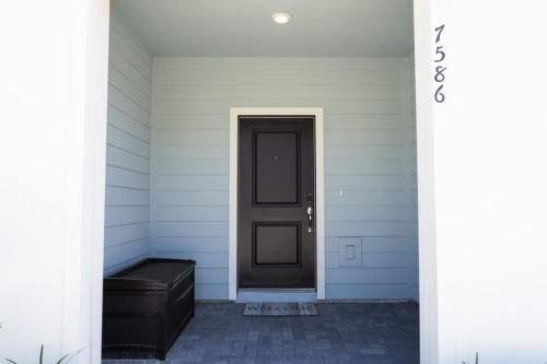 Modern TownHome 5 Beds 3 Kings Room Private Pool in Davenport, USA