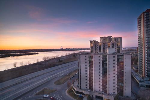 Θέα, Sandman Hotel Montreal-Longueuil in Longueuil (QC)