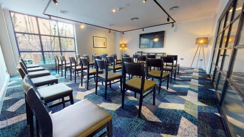 Holiday Inn London Sutton an IHG Hotel - image 10