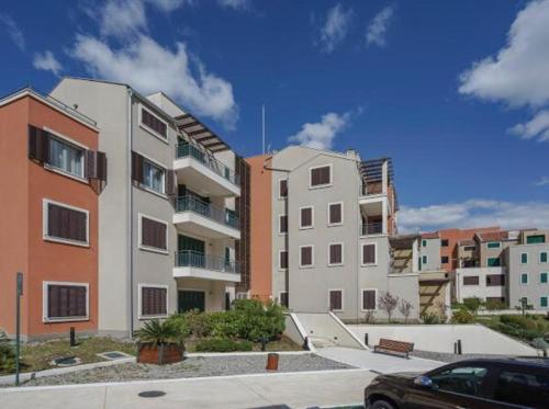 Lavender Bay Apartment C02