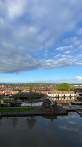 Picture of Chester Water View Thirty8