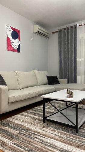 One-Bedroom Apartment Near U.S. Embassy, Tirana (photo 5)