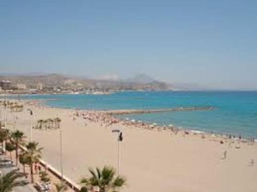 a 1 MINUTO DE LA PLAYA DEL CAMPELLO 3