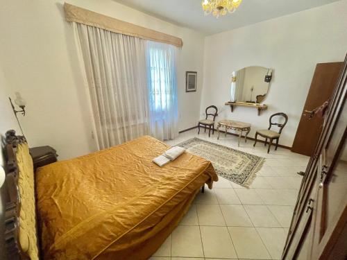 Queen House Garden - image 14