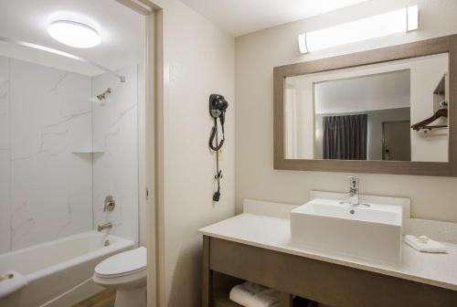 Serena Inn Thomasville - image 6