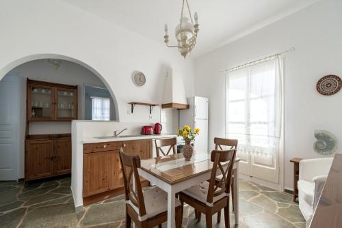 virtuve, Loutra Kythnos Suites in Loutra (Kythnos)