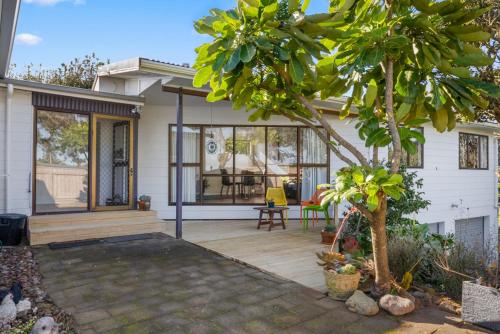 Seaside Sensation - Te Horo Beach Holiday Home