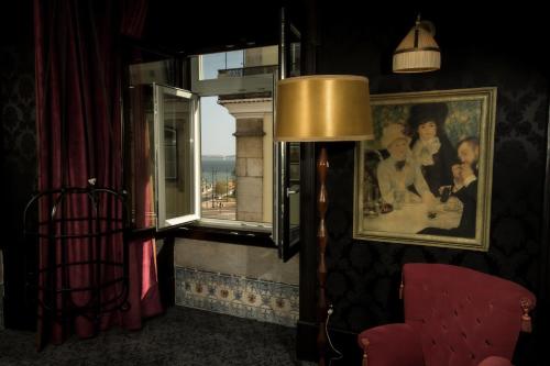Pensão Amor Madam's Lodge - image 6