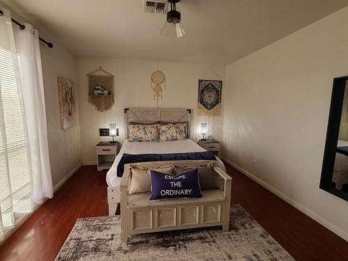 2bed 1 bath condo near Nellis afb & the strip, Las Vegas (photo 8)