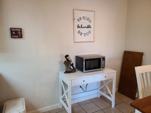 2bed 1 bath condo near Nellis afb & the strip