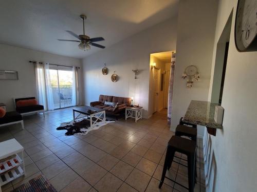 2bed 1 bath condo near Nellis afb & the strip