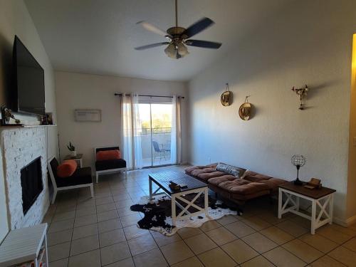 2bed 1 bath condo near Nellis afb & the strip