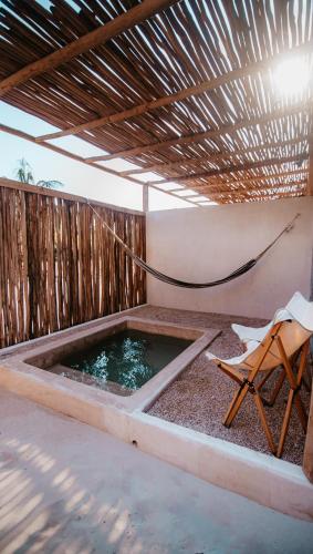 Peldbaseins, DOS MARES Pool Club Boutique Hotel in El Cuyo