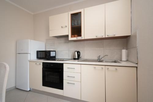 Apartments with a parking space Povljana Pag - 6298 - image 14