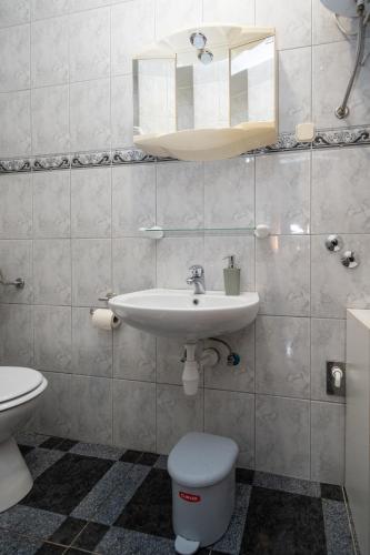 Two-Bedroom Apartment with Terrace image 10