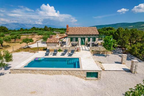 สระว่ายน้ำ, Family friendly house with a swimming pool Pucisca, Brac - 21499 in ปราซนิซา